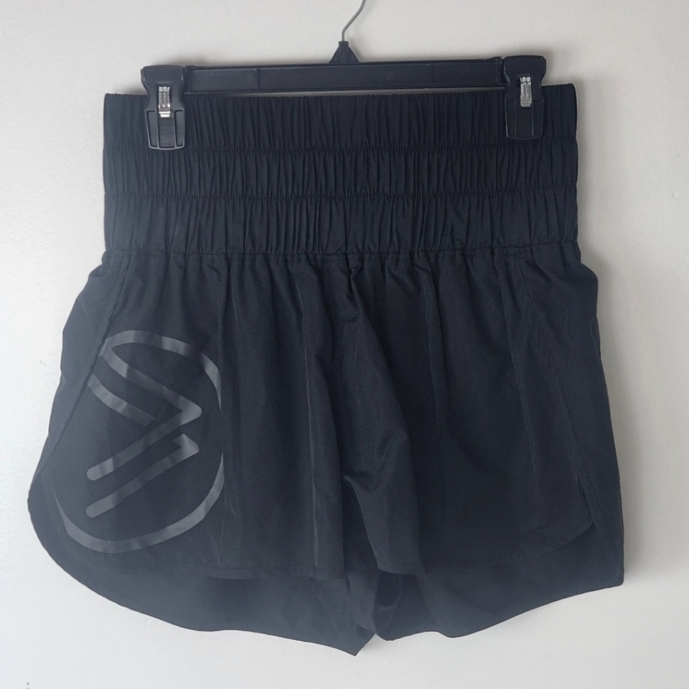 SAVVI Women's High Rise Black Athletic Shorts Size Medium